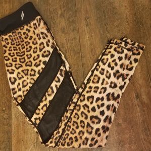 Doyoueven leopard mesh leggings